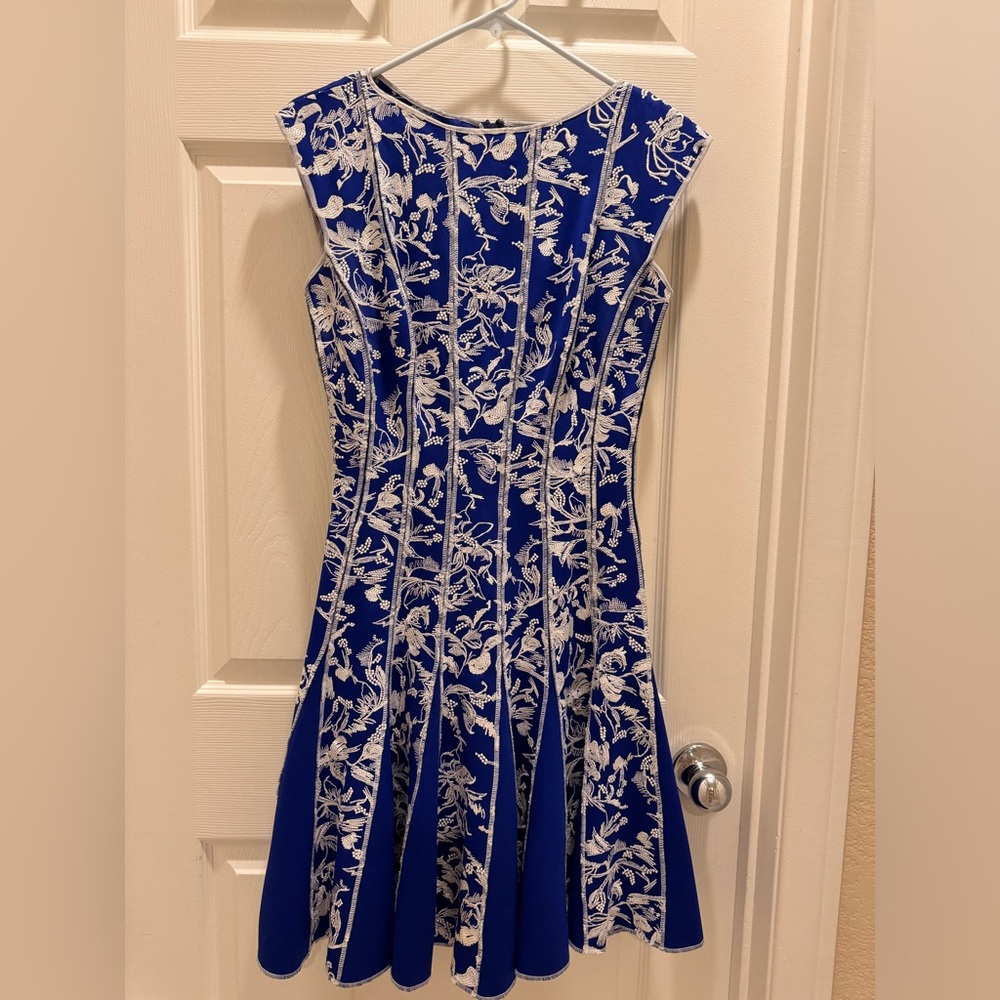 Tadashi Shoji dress blue and white size Small